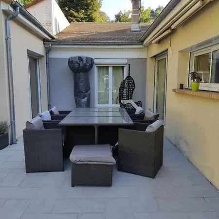 Familly 10 Min Du Circuit 15 Min De Boulerie Jump Et 1h30 De Paris Saint Arnoult En Voiture Ou 55 Min En Train Pensez Aux Jo * Changé