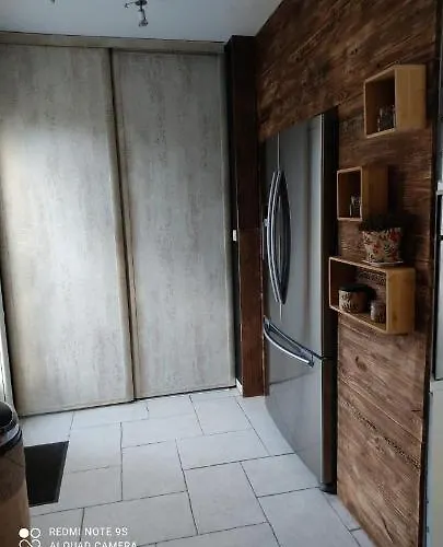 Casa de Férias Familly 10 Min Du Circuit 15 Min De Boulerie Jump Et 1h30 De Paris Saint Arnoult En Voiture Ou 55 Min En Train Pensez Aux Jo