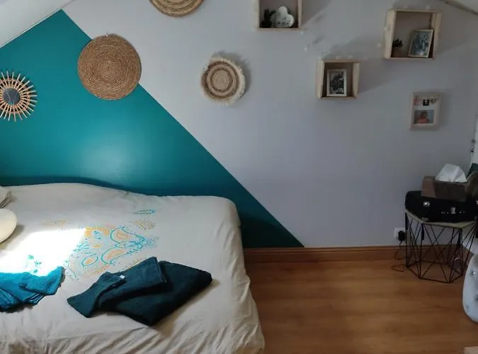 Familly 10 Min Du Circuit 15 Min De Boulerie Jump Et 1h30 De Paris Saint Arnoult En Voiture Ou 55 Min En Train Pensez Aux Jo *