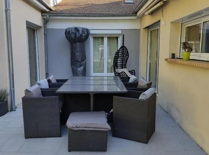 Familly 10 Min Du Circuit 15 Min De Boulerie Jump Et 1h30 De Paris Saint Arnoult En Voiture Ou 55 Min En Train Pensez Aux Jo * Changé